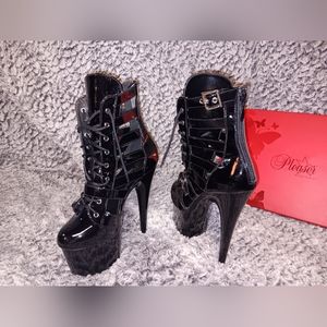 Size 9 Sexy Glossy Black High Heels